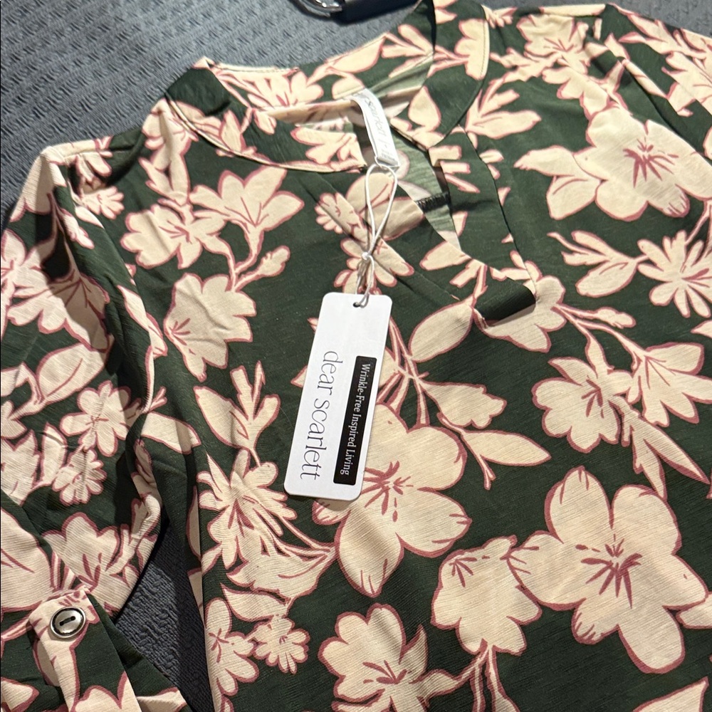 Dear Scarlett Olive and Floral Blouse NWT - Picture 2 of 5